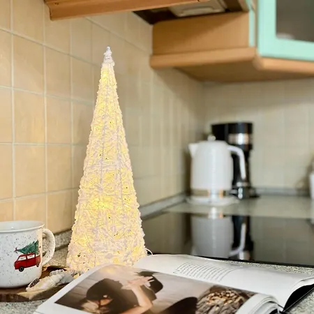 Al-dom Obrońców Westerplatte , 100 M Do Plaży, Przy Latarni Morskiej *